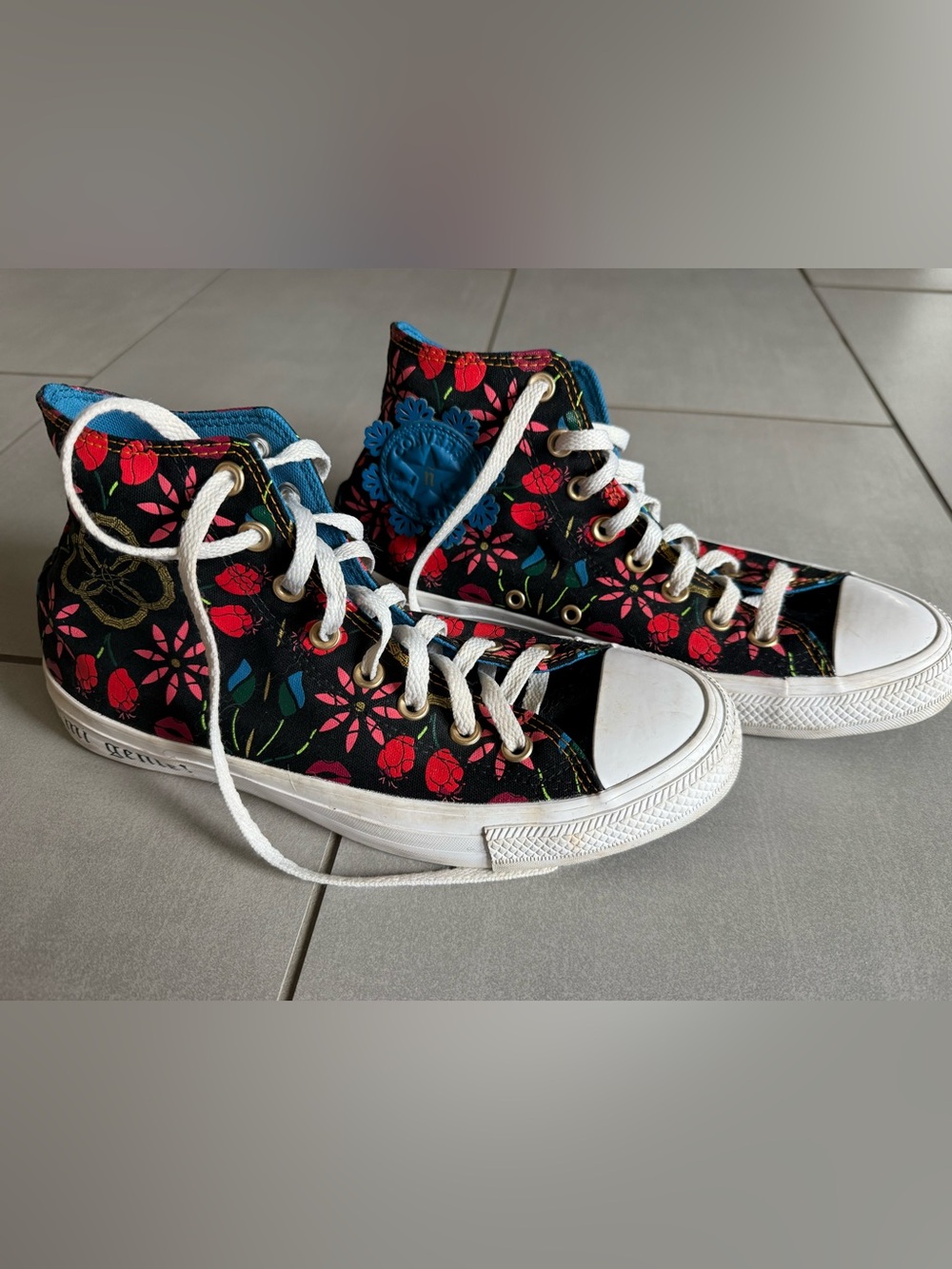 Mi Gente Converse Limited Edition
